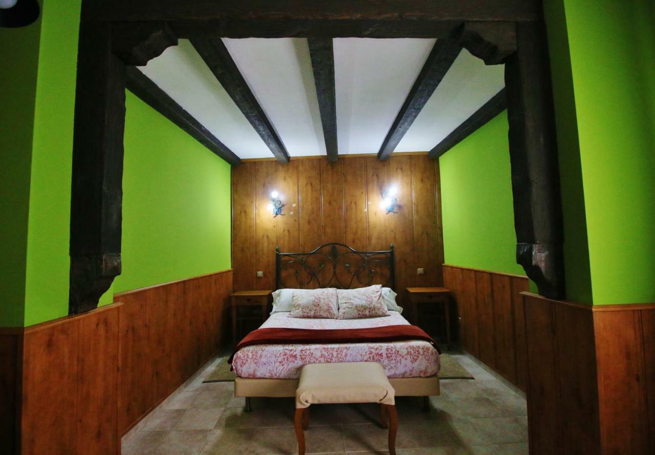 Posada Del Camino Real Torrelaguna Exterior photo